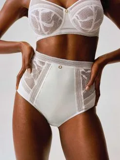 Chantelle TRUE LACE Taillenslip 19 Chantelle TRUE LACE Taillenslip -Angebote Shorties Store C11M80 0LW 1 1 2